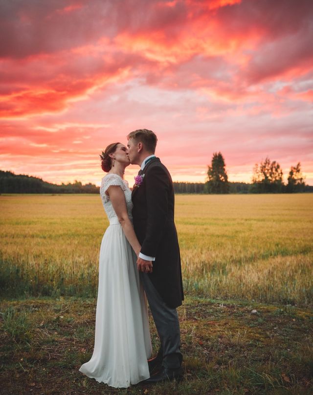Rosa & Olli

#wedding #wedding2022 #sunset #canonr5 #canonrf2470 #häät #häät2022 #renko #tanhuanpää